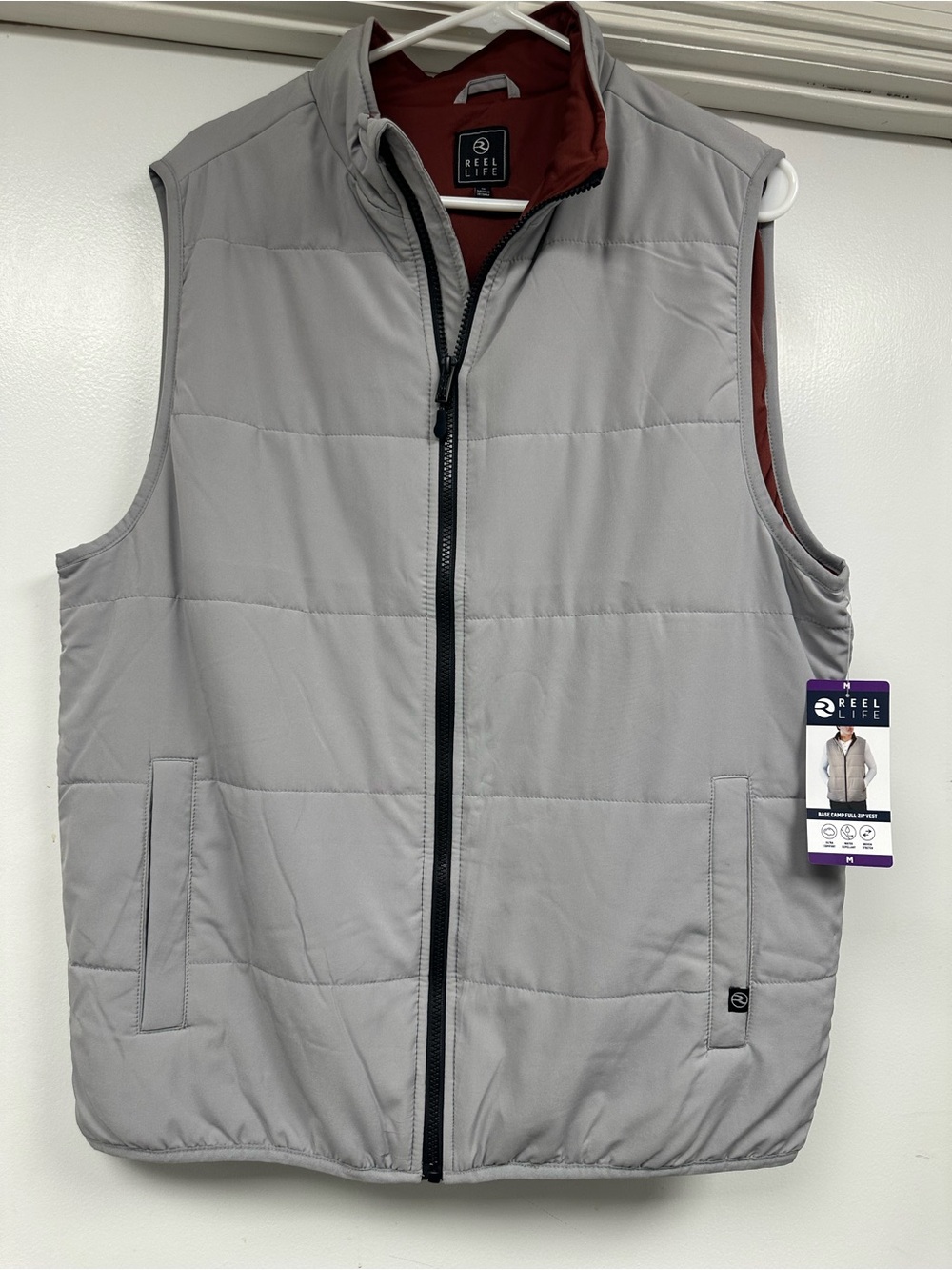 Men’s Reel Life  Light Gray Quilted Vest with Contrast Interior size M NWT